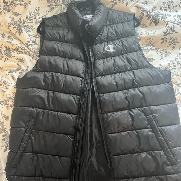 Champion puffer vest - Picture 2 of 4